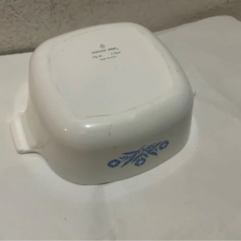 Vintage 1960's Corning Ware Blue Cornflower Casserole 1 1/2 QT P-1 1/2-B no  Lid